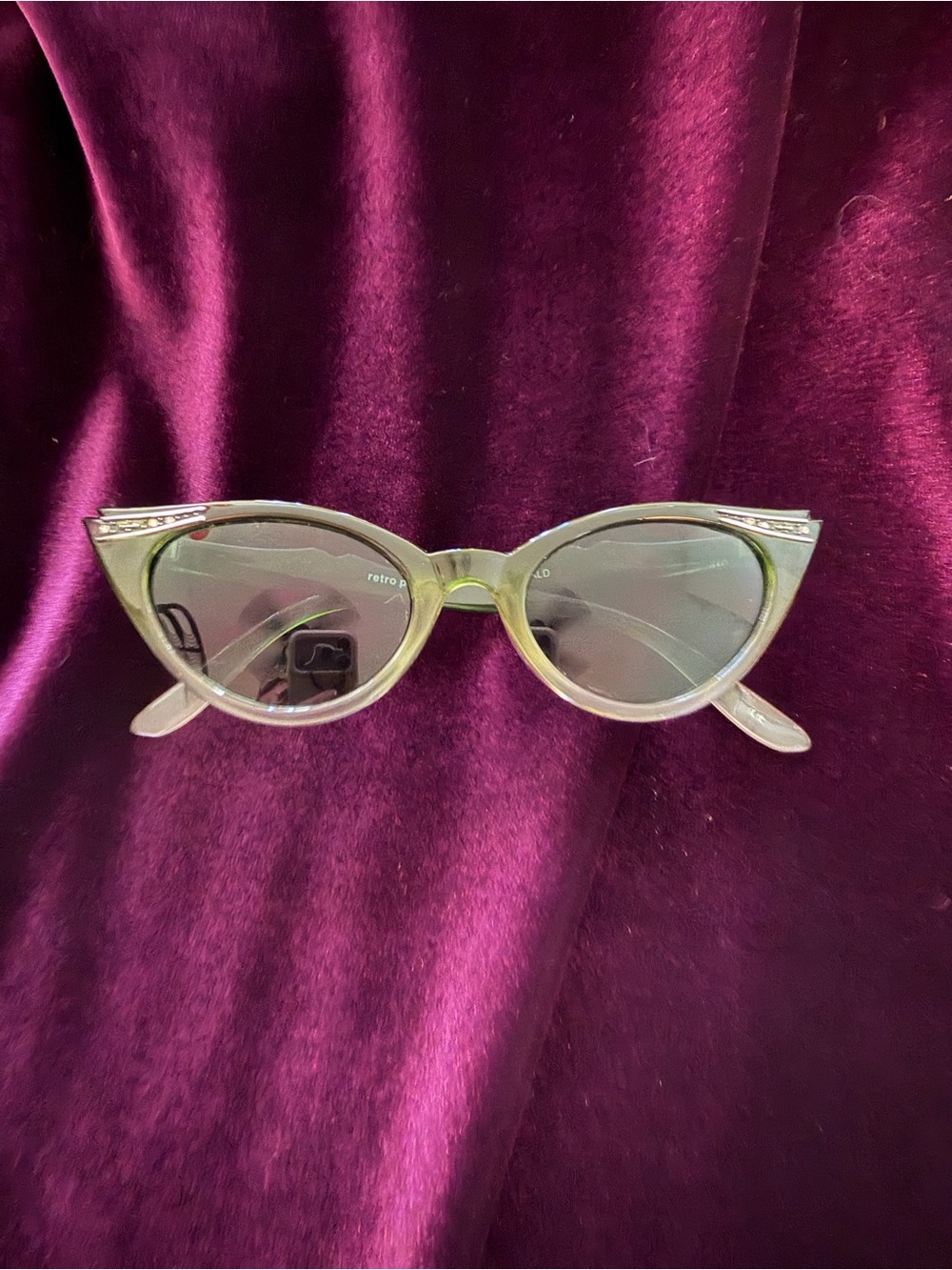 Retropeepers Emerald Green Cat Eye Sunglasses UV tinted rhinestones